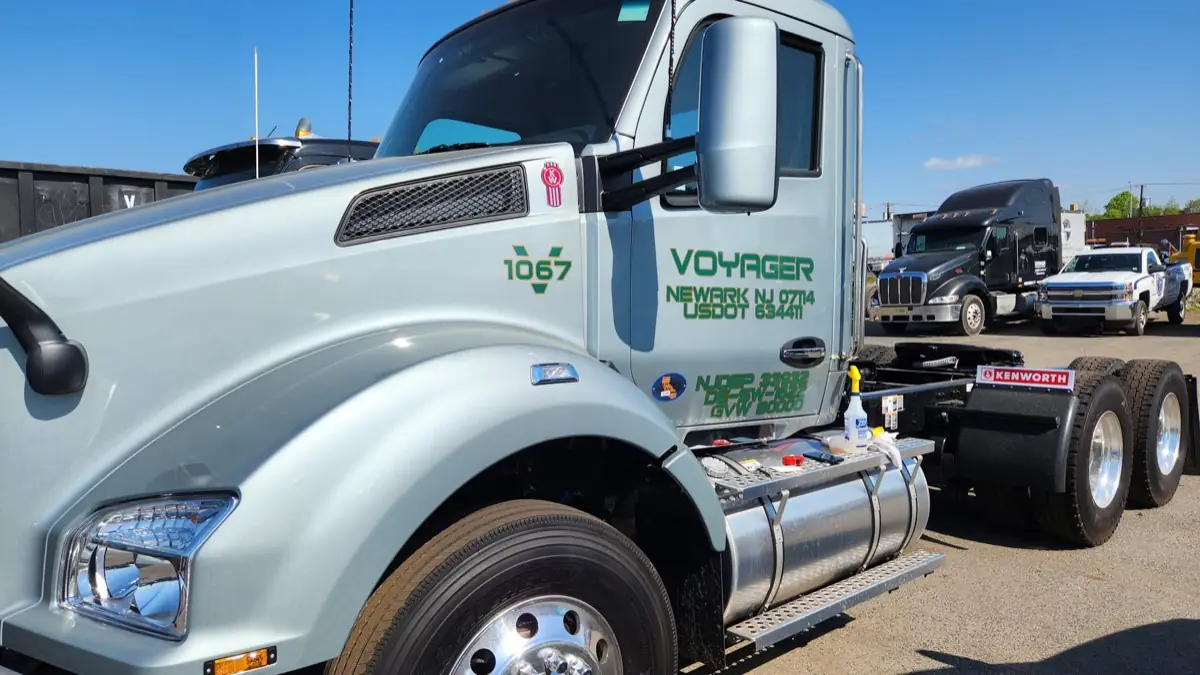 Voyager Kenworth T880 daycab